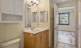 2001 15TH St N 319, Arlington, VA 22201