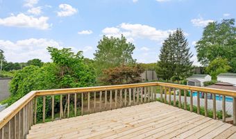 7 Hemlock Ln, Albany, NY 12208