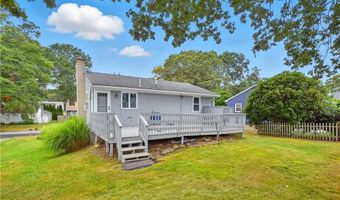 89 Spice Bush Trl, Narragansett, RI 02882