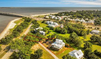 642 N Beach Blvd, Bay St. Louis, MS 39520