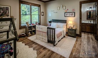 534 Farm Loop Rd, Banner Elk, NC 28604