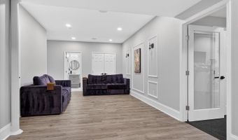 22557 MIDDLEBURG CHAPEL Ct, Ashburn, VA 20148