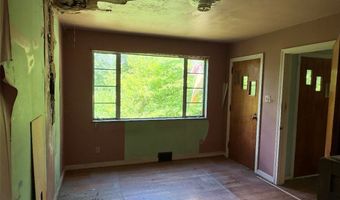 3641 Green Garden Rd, Aliquippa, PA 15001
