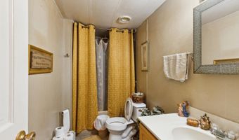 76 Railroad St, Auxier, KY 41602