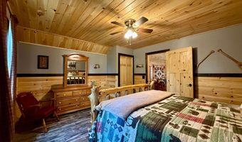 8 Breezy Knoll Ln, Baileyville, ME 04694