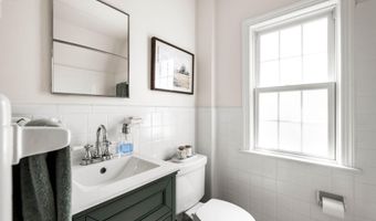 5706 9TH Rd N, Arlington, VA 22205