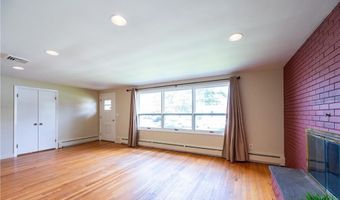 122 Belvedere Dr, Cranston, RI 02920