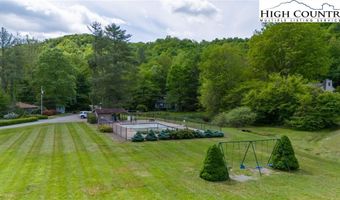 236 Laurel Ridge Rd, Banner Elk, NC 28604