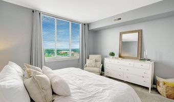 851 N GLEBE Rd 1911, Arlington, VA 22203