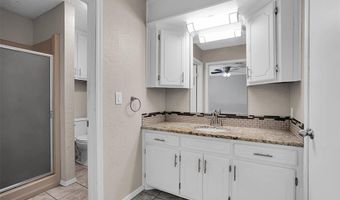 605 Cambridge Dr, Altus, OK 73521