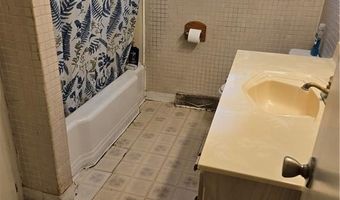 611 S Harrison Ave, Aurora, MO 65605