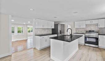 23 Dominican Rd, Branford, CT 06405