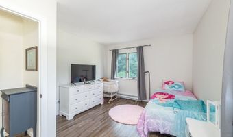 8 Pond Dr, Alloway, NJ 07422