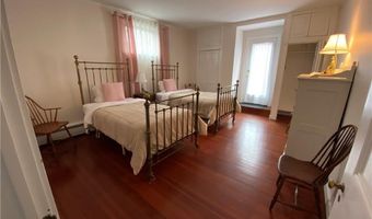 167 Coggeshall Ave A, Newport, RI 02840