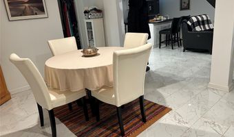 84 N Vivyen St, Bergenfield, NJ 07621