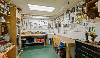4 Canterbury Ln, Bourne, MA 02532