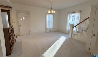709 N St, Aurora, NE 68818