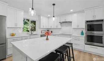 14719 102nd Ave NE, Bothell, WA 98011