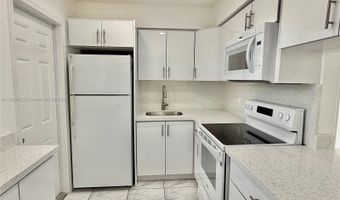 20201 NE 29th Ct D221, Aventura, FL 33180