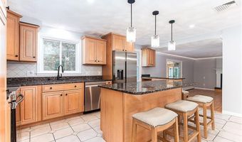 680 Fletcher Rd, North Kingstown, RI 02852