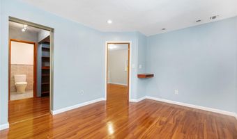 615 Broadway 46, Amityville, NY 11701