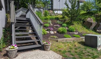 23 Harbour Vlg A, Branford, CT 06405