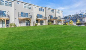 6 Augustus Dr, Middletown, NJ 07748