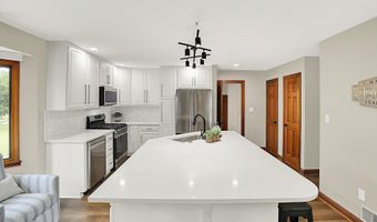 369 Rodeo Dr, Indianapolis, IN 46217