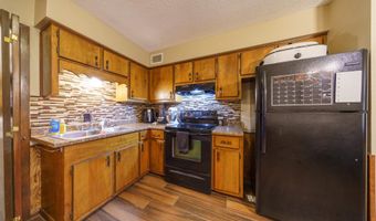 65 Oak St, Ash Flat, AR 72513