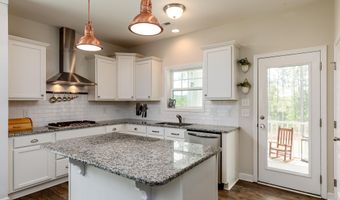3135 Dana Ln, Aberdeen, NC 28315