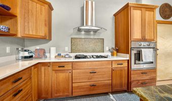 2026 Ashland Mine Rd, Ashland, OR 97520