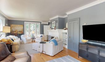 75 Court St, Belfast, ME 04915