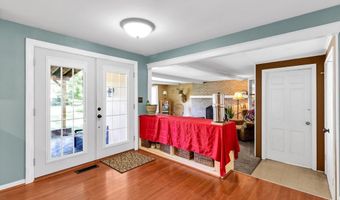 24 Rosewood Dr, Amherst, NY 14221