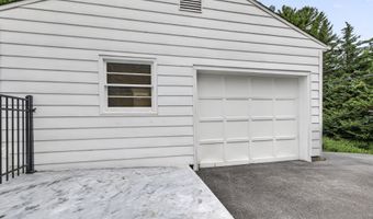 299 Old Eleven Dr, Abingdon, VA 24210
