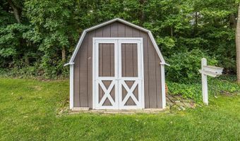408 Hillview Dr, Aurora, IN 47001