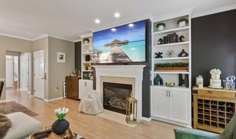 49 W Aspen Way, Aberdeen, NJ 07747