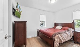 9684 Fox Ave, Allen Park, MI 48101