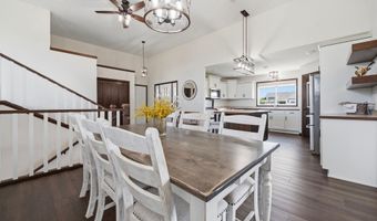 814 Curt Felt Dr, Alexandria, MN 56308