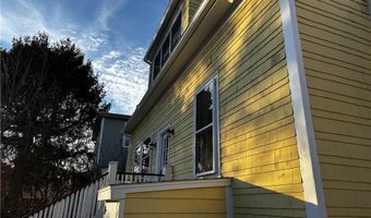 100 Maple Ave, Barrington, RI 02806