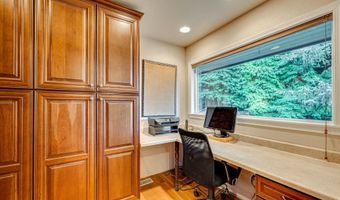 407 N DUBOIS Rd, Ariel, WA 98603