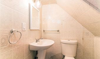 97 Williams Ave, East Providence, RI 02914