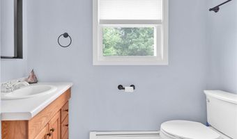 2 Brookfield Rd, Coventry, RI 02816