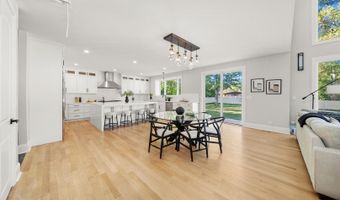 1418 W Maude Ave, Arlington Heights, IL 60004