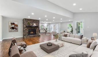 100 Little Rdg, Berkeley Lake, GA 30096