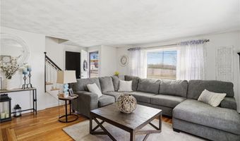 514 Killingly St, Johnston, RI 02919
