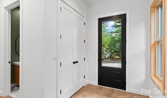 31 Grindstaff Dr, Asheville, NC 28803