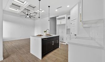 1307 S 9th St, Alamo, TX 78516
