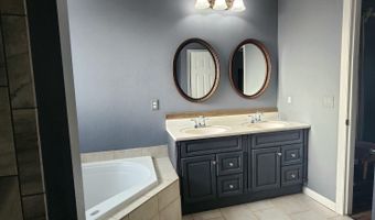 21306 Lawrence 2074, Ash Grove, MO 65604