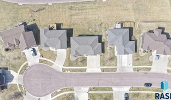 713 N Garnet Cir, Brandon, SD 57005