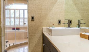 3705 NE 214 St 13, Aventura, FL 33180